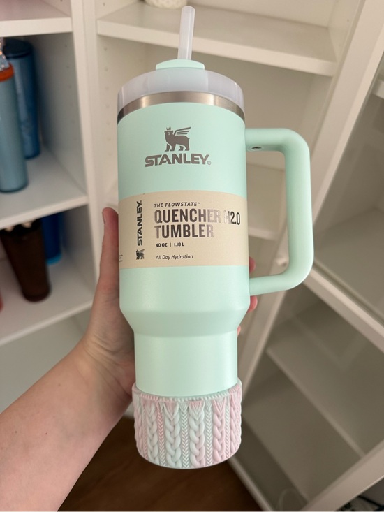 Stanley Accessories - Stanley Quencher Tumbler with Handle in Mint and Light Pink
